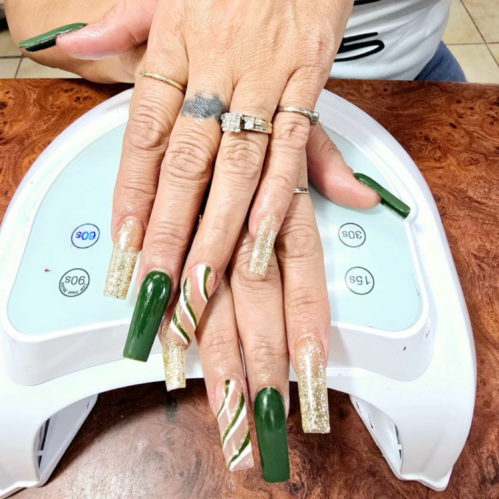 A New Look Nail Salon nail work in Fresno, example 1