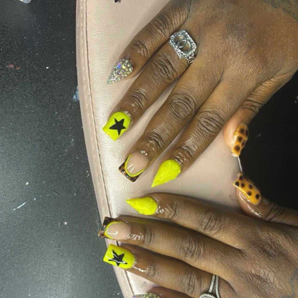 DheLuxPerfection nail work in Jacksonville, example 1
