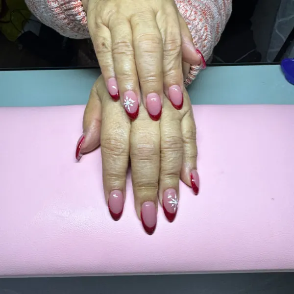 Nail work by Leslie Does Nails