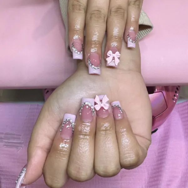 Nail work by Leslie Does Nails