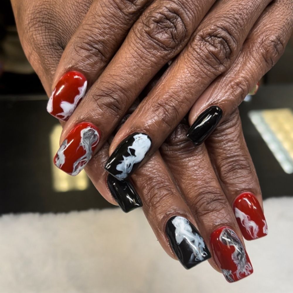Nail Depiction nail work in Saint Louis, example 1